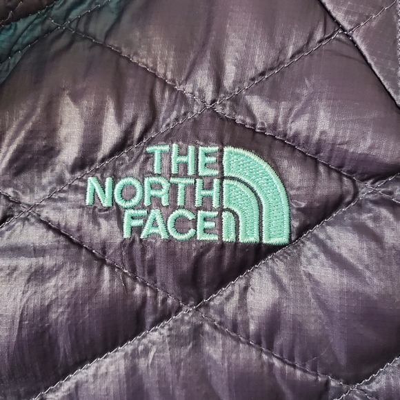 The North Face Thermoball Hooded Jacket - Picture 4 of 14